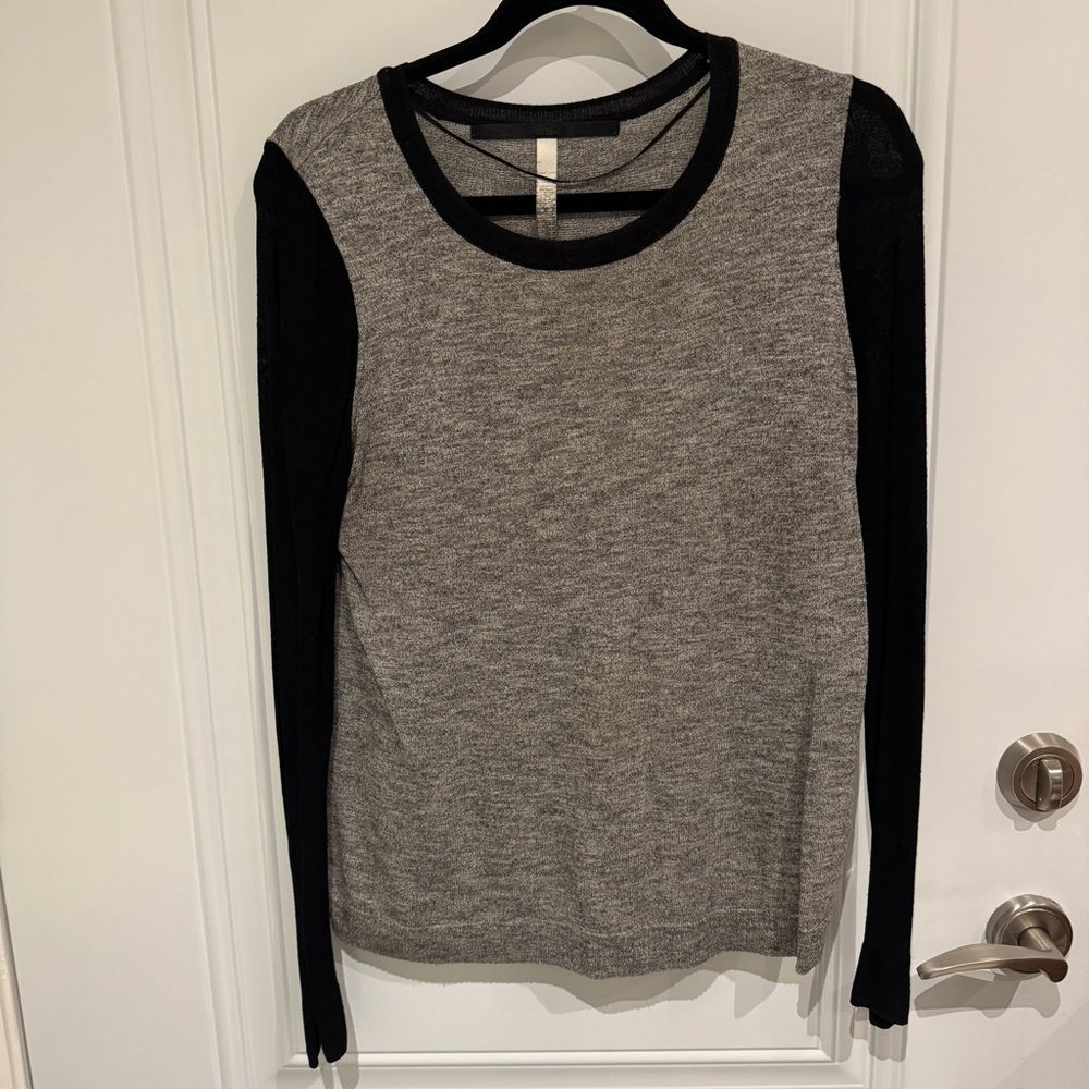 Kensie Gray and Black Long Sleeve Top